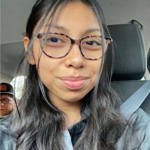 Meet your Posher, Adrianna